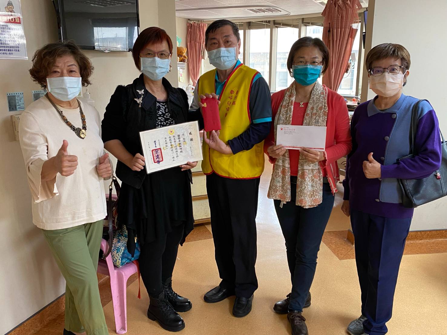 春聯義賣捐助歡呼兒