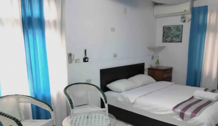 Room 3621 台南(希臘海洋風)，2人房，近安平景點，停車方便，10坪(約30m2)