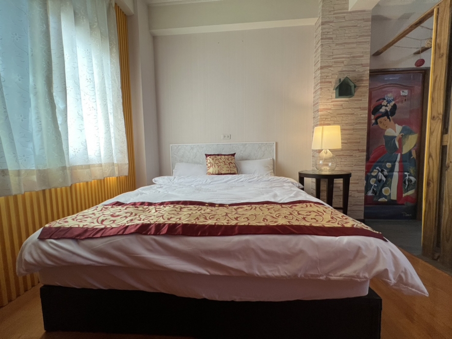 Room 2731 台南市區，近南紡夢時代，適合小家庭，雙人套房，15坪(約45m2)