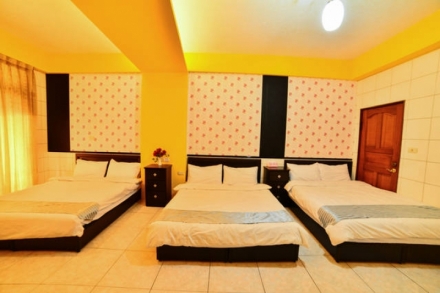 Room 8031 台南市區，生活機能佳，近成大，6人套房
