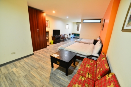 Room 8052 台南市區，生活機能佳，近成大，6人套房