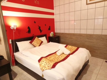 Room 8051 台南市區，生活機能佳，近成大，6人套房